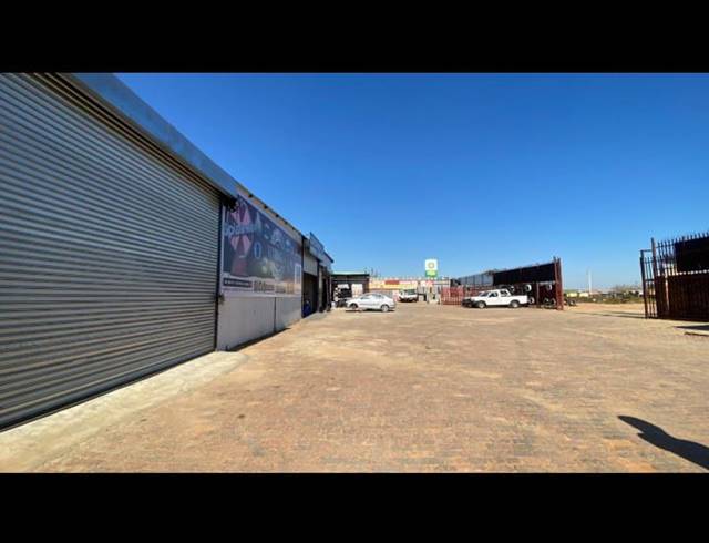 1,810M² BUSINESS CENTRE FOR SALE IN COMMERCIA